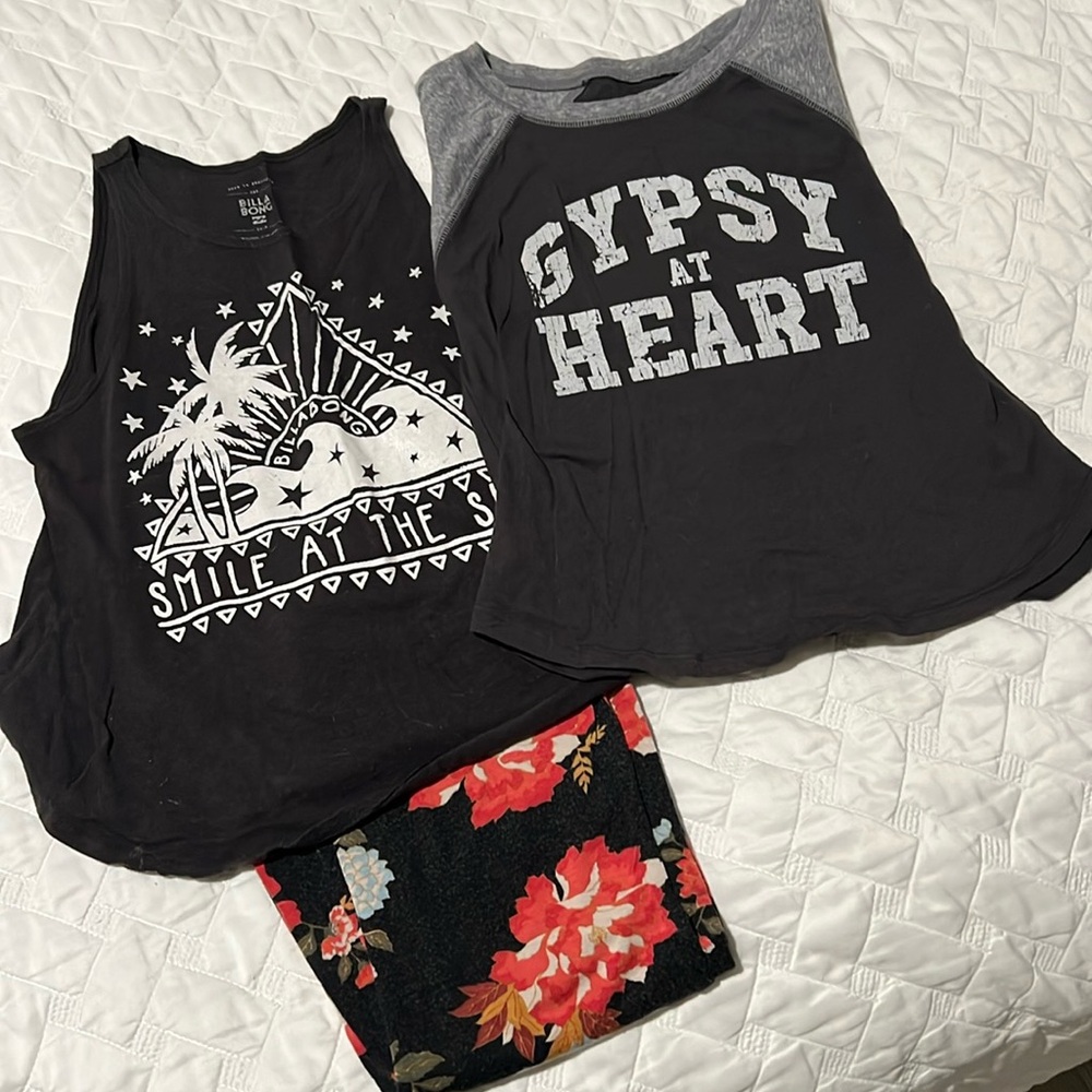 Billabong stretchy flair leggings and tops